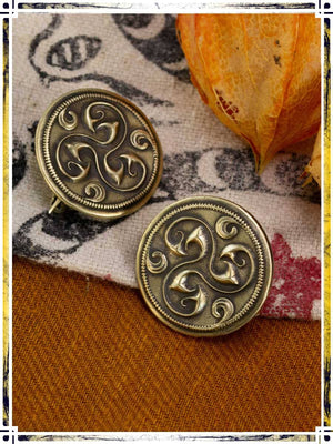 Brooch - Triskelion Fibulas & Brooches Copper Raven
