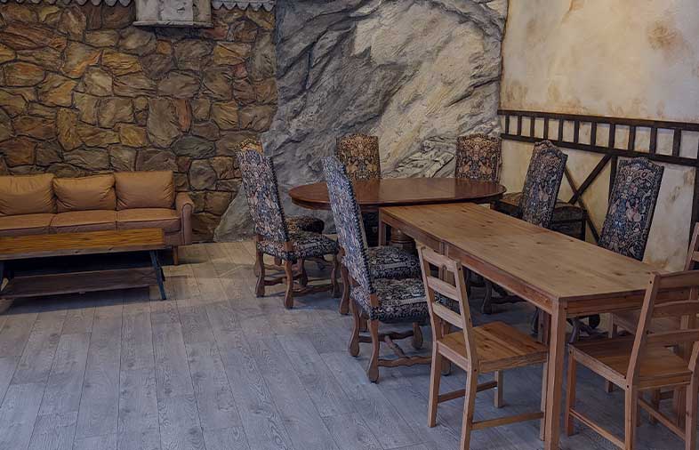 medieval decorum room to rent for your larp event or photoshoot with a beautiful handmade tarvern fantasy decor