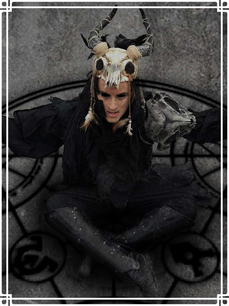 Profile picture of Jules in a dark magic costume sit on a arcanic logo