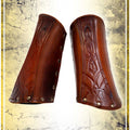 Shieldmaiden Bracers - Epic/Amber Leather Bracers Les Artisans d'Azure 