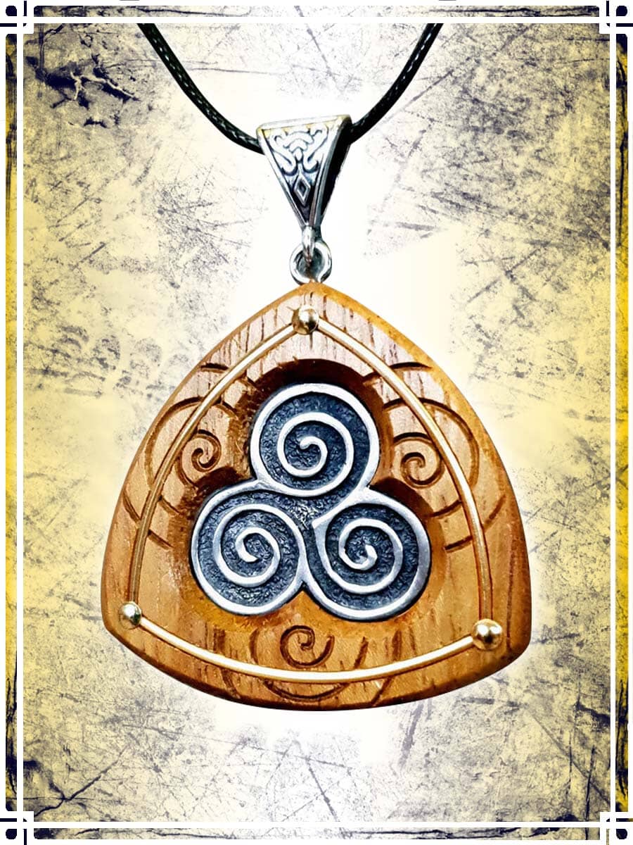 Triskelion Necklace Jewelry Bijouterie Curra Celtic 